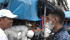 Viral, Kang Dedi Mulyadi diprotes mahasiswa saat bersih-bersih pasar di Purwakarta