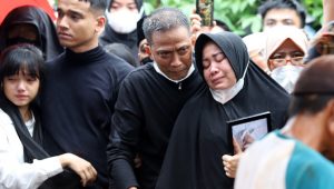 Ayah Vanessa Angel: Makan Tak Enak, Tidur Tak Nyenyak