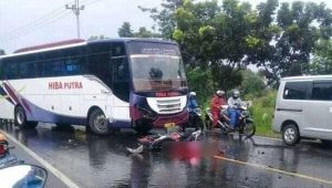 Bus Seruduk Bikers Cianjur, Pengendara Tewas di Tempat