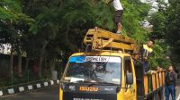 Musim Hujan, DPUTR Kota Sukabumi Gencar Pangkas Pohon