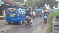 Jalan rusak di Dramaga, Kabupaten Bogor