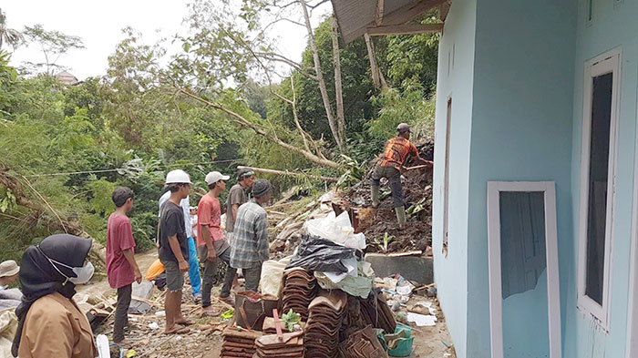 Longsor Karangtengah Kota Sukabumi