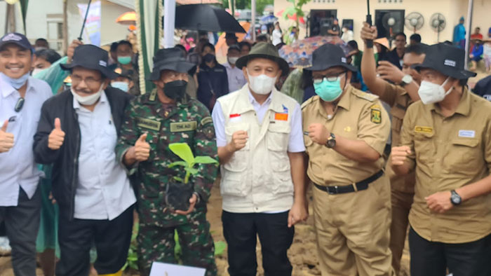 Menteri-Tanam-Pisang