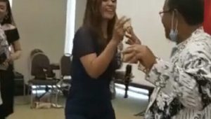 Waduh! Pengurus PGRI Karawang Joget Sambil Nyawer Biduan Cantik