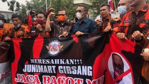 Pemuda Pancasila Kota Sukabumi Tuntut Junimart Girsang Minta Maaf, Geruduk Gedung DPRD
