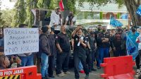 Aksi damai unjuk rasa Ormas - LSM Sukabumi