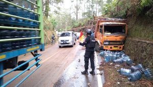 Mulai 2023, Polri dan Kemenhub Wajib Larang Truk AMDK Muatan Berlebihan