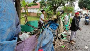 Karangtengah Diterjang Puting Beliung, Belasan Rumah Terdampak
