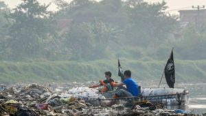 Sampah Gelas Plastik Semakin Masif, Siapa yang Harus Bertanggungjawab ?
