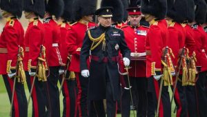 Ratu Elizabeth Hapus Gelar Kehormatan dan Copot Semua Fasilitas Kemiliteran Pangeran Andrew