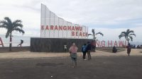 wisata Pantai Karang Hawu