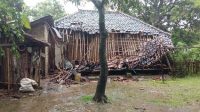 Cuaca Ekstrem di Pangumbahan Sukabumi, Rumah Kakek Jana Rusak