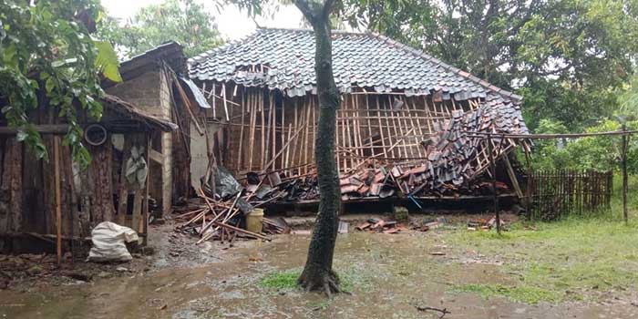 Rumah Roboh Pangumbahan