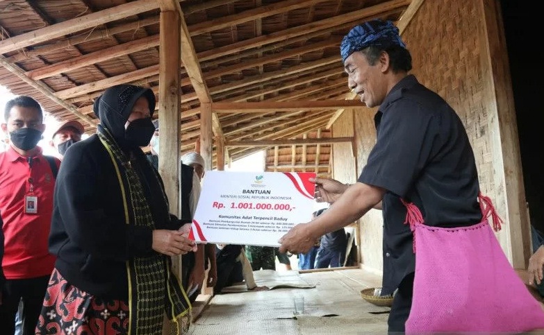 Menteri Sosial Tri Rismaharini