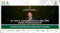 Menko Airlangga Raih Penghargaan Tokoh Penggerak Zakat Nasional
