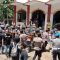 Video polisi di depan sebuah masjid di Desa Wada