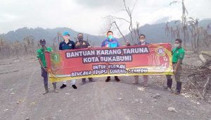 Peduli Semeru, Karang Taruna Sukabumi Salurkan Bantuan