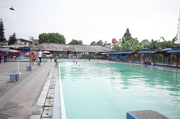Kolam renang rengganis