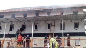 Ponpes Al Madaroh Batulawang Cianjur Terbakar, Ratusan Santri Berhamburan