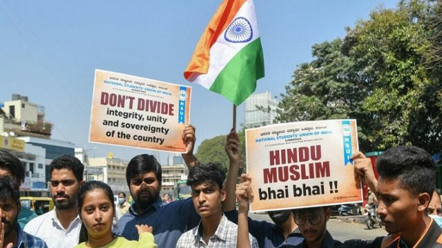 Siswa di India lakukan protes