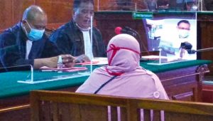 Laporkan Dugaan Korupsi, Seorang Ibu di Cirebon Malah Tersangka