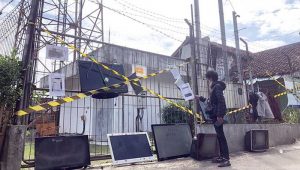 Tower TGB di Cipelang Leutik Sukabumi Disegel Warga, Alat Elektronik Rusak Dijajarkan