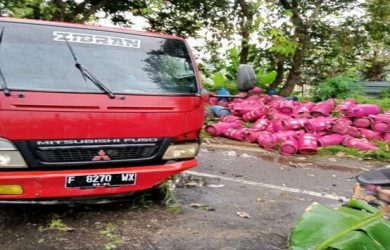 Truk Bermuatan Gas