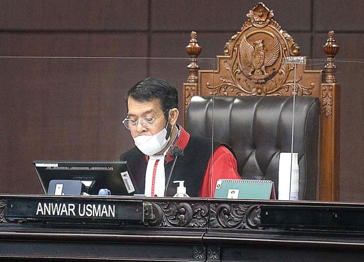 Ketua Mahkamah Konstitusi Anwar