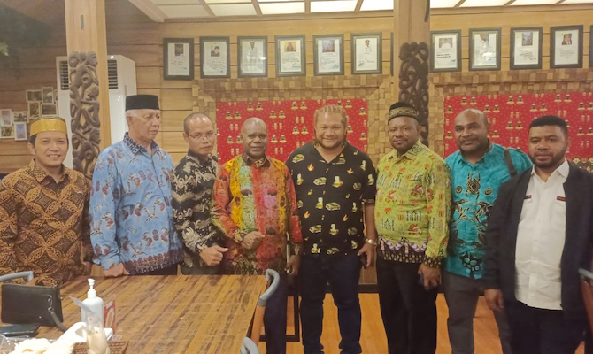 tokoh papua dari Aliansi Masyarakat Peduli Demokrasi