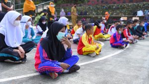 Alami Trauma Berat, Anak Korban Bencana Banjir Sukabumi Diberi Trauma Healing