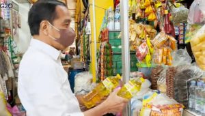 Hasil Sidak, Jokowi : Minyak Goreng Itu Ada Barangnya, Tapi Mahal