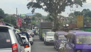 Macet, Jalur Utara Sukabumi Bikin ‘Tua Dijalan’, Begini Reaksi Pengendara