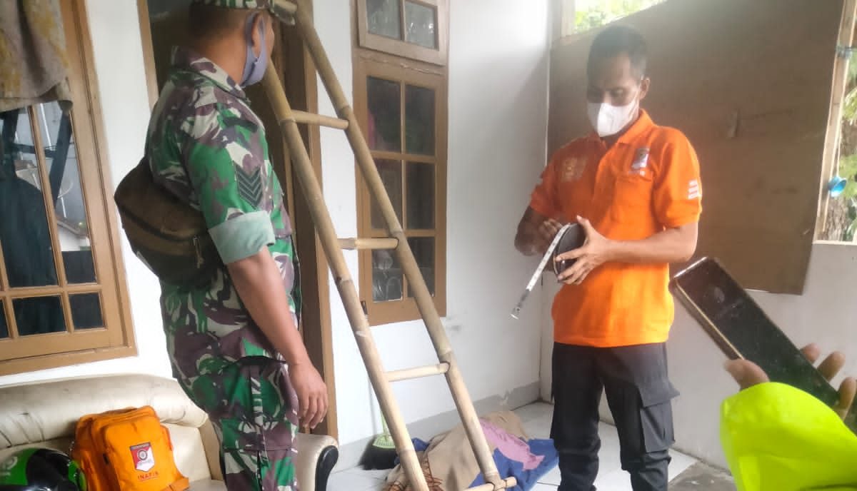 Sejumlah anggota Polsek Gunungpuyuh