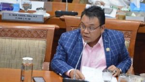 DPR RI : Hanya di Indonesia, Dokter Berpangkat Letjen Bisa Dipecat