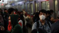 Jaga Jarak Kursi Dihapus, Balita Kini Sudah Boleh Naik KRL