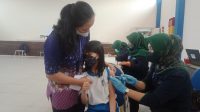 Biar PTM Aman di Sukabumi, Ratusan Murid SD BPK Penabur Divaksin Dosis 2