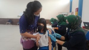 Biar PTM Aman di Sukabumi, Ratusan Murid SD BPK Penabur Divaksin Dosis 2