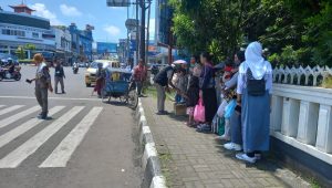 Supir Angkot 08 Jurusan Cisaat-Kota Sukabumi Mogok, Calon Penumpang Terlantar, Ini Permintaannya