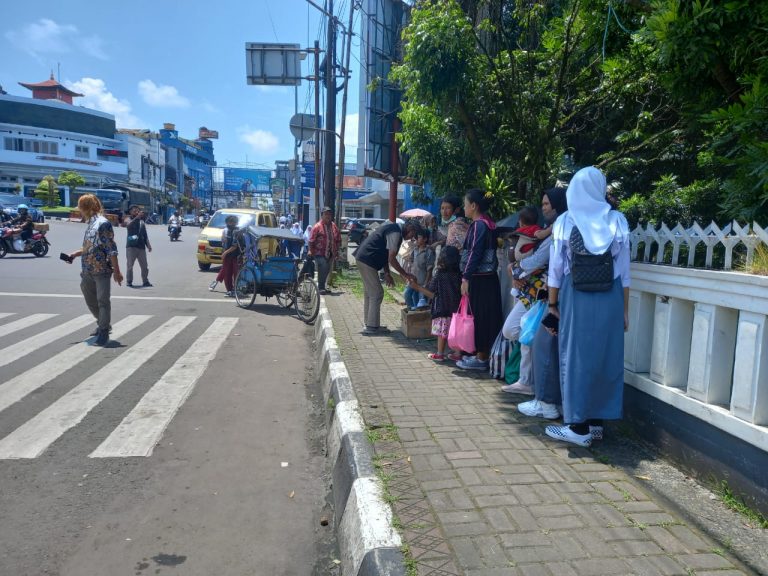 Angkot Mogok