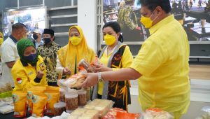 Hidupkan UMKM, Menko Airlangga Apresiasi Bazzar Perempuan Golkar Jelang Ramadhan
