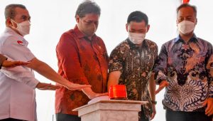Menko Airlangga : Groundbreaking Pabrik Kertas di Sumatera Investasi Berkelanjutan