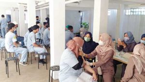 Polsek Cikembar Sukabumi Pelototi Vaksinasi Karyawan