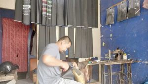 Jeritan Pengrajin Servis Jok di Sukabumi, Meringis Pendapatan Pun Kian Menipis