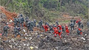 Badan Pesawat China Eastern Hancur, Pencarian Ratusan Korban Sulit