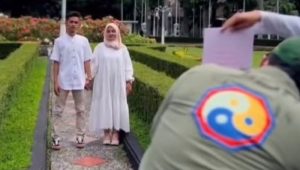 Usai Beri Modal Nikah, Ridwan Kamil Jadi Fotografer Prewedding Dadakan Pasangan Warga Sukabumi