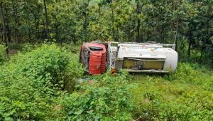 Supir Ngantuk, Mobil Truk Tangki Pertamina Terjun ke Jurang, Begini Kronologisnya