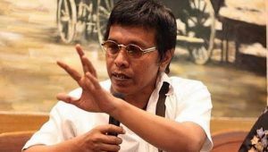 Adian Napitpulu: Kenapa yang Didemo Jokowi ?