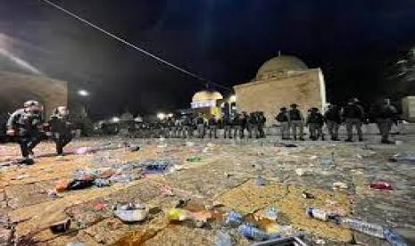 Tentara atau polisi Israel menyerang masjid Al Aqsa Palestina