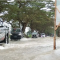 banjir menggenangi jalan Bayalangu.