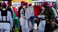 Marinir Korban KKB yang Gugur di Papua Dimakamkan di Lamongan
